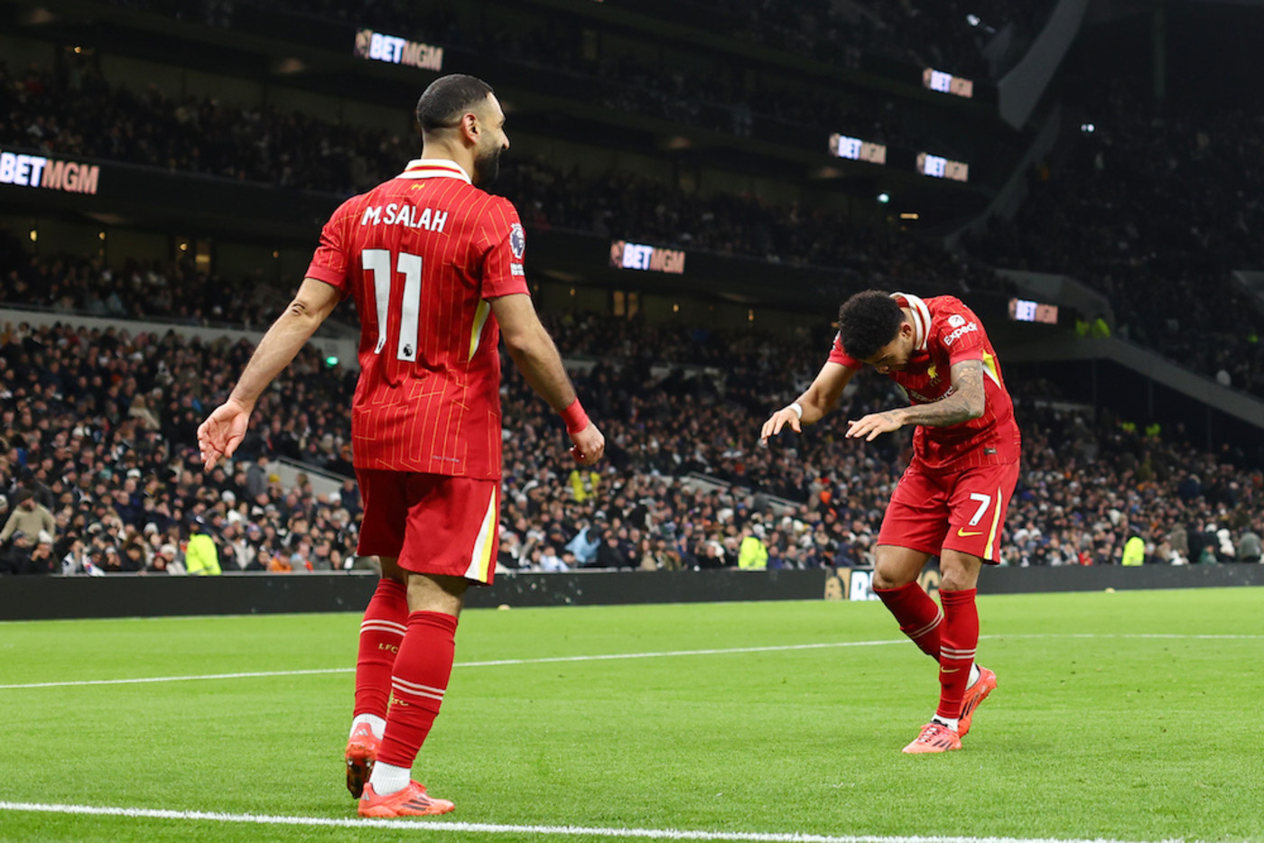 Bild till nyheten Historisk kväll för Salah